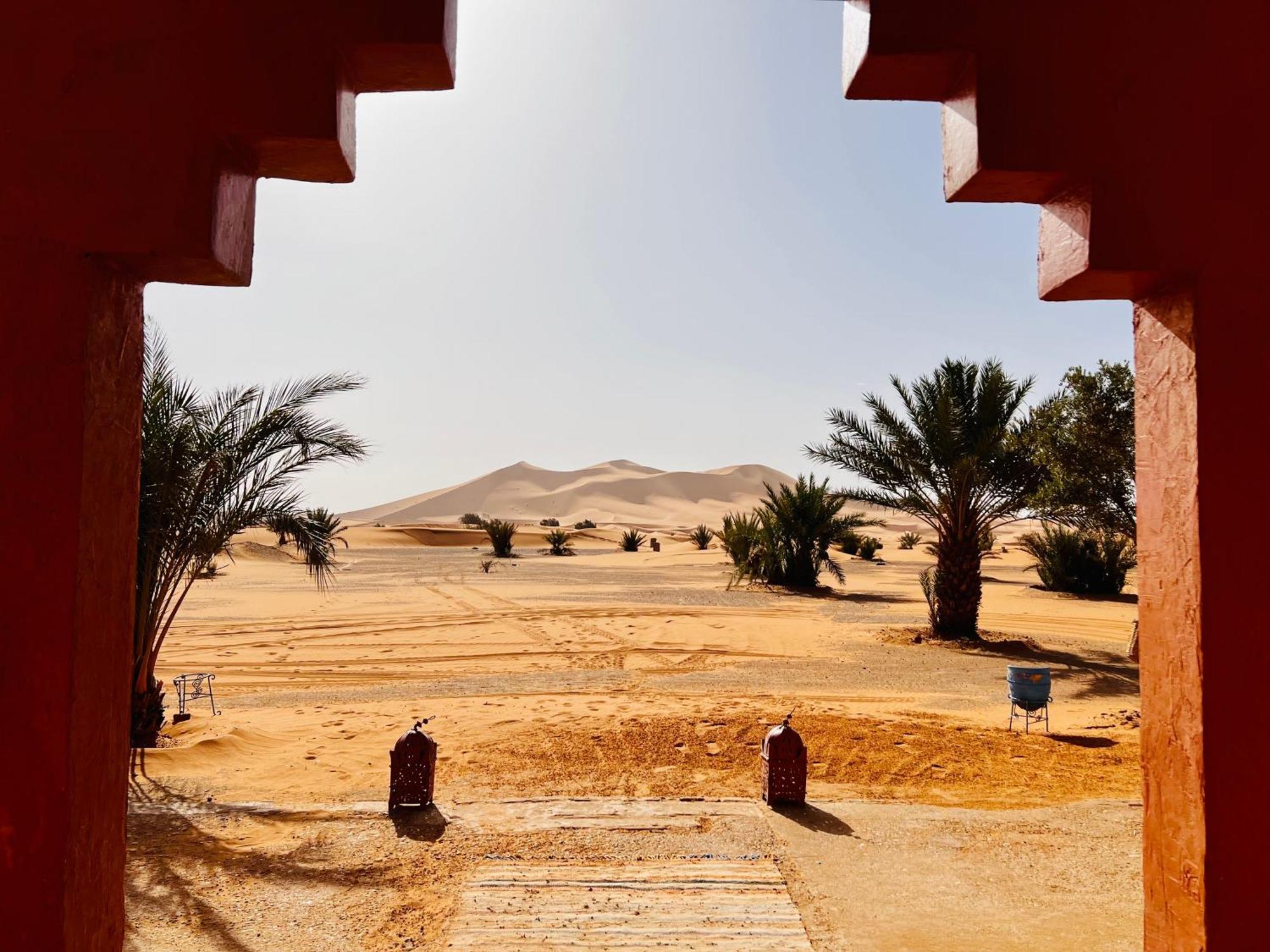 Hotel Camping Les Roses Des Dunes & Piscine Merzouga Buitenkant foto