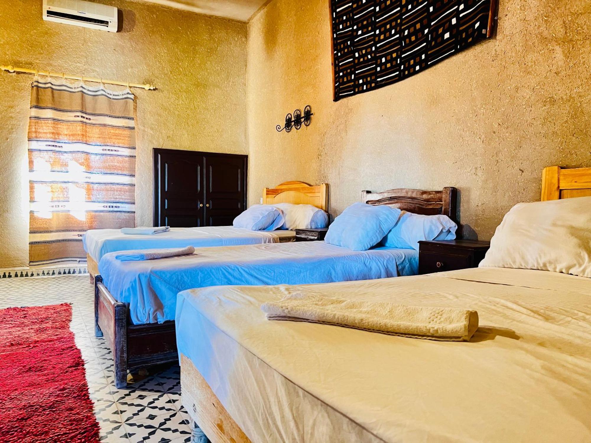 Hotel Camping Les Roses Des Dunes & Piscine Merzouga Buitenkant foto