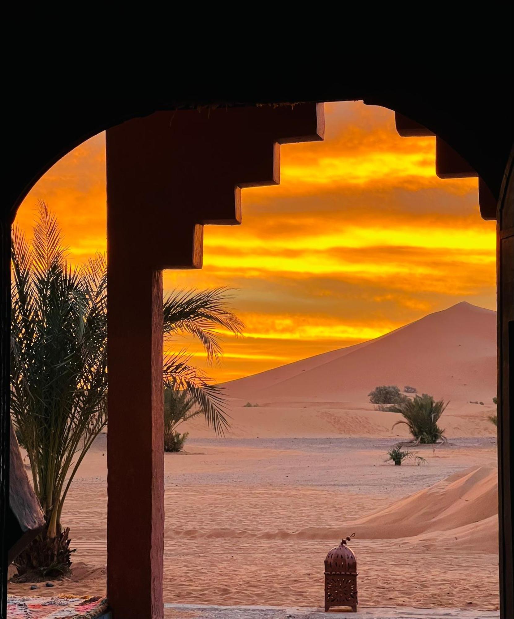 Hotel Camping Les Roses Des Dunes & Piscine Merzouga Buitenkant foto