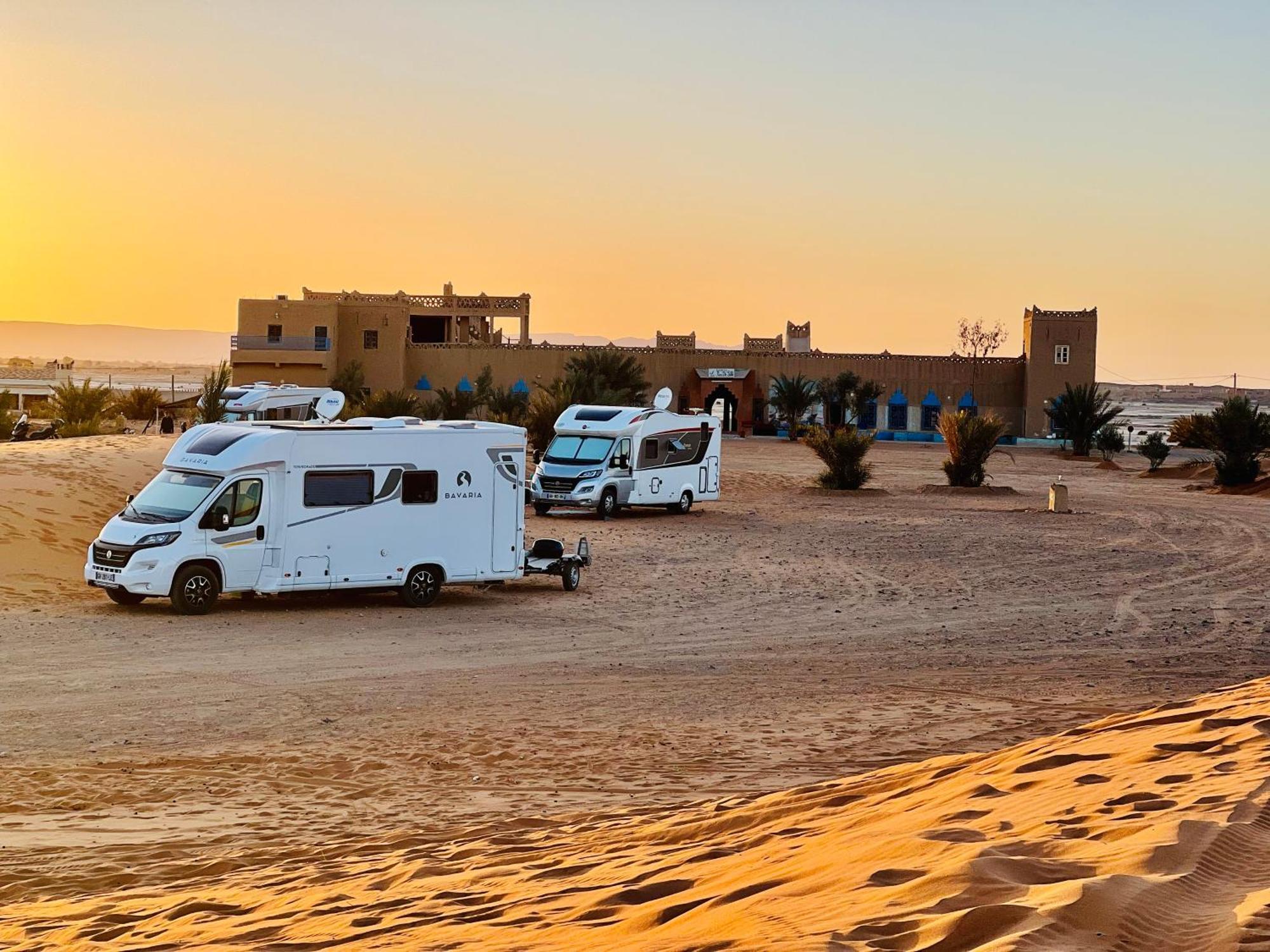 Hotel Camping Les Roses Des Dunes & Piscine Merzouga Buitenkant foto