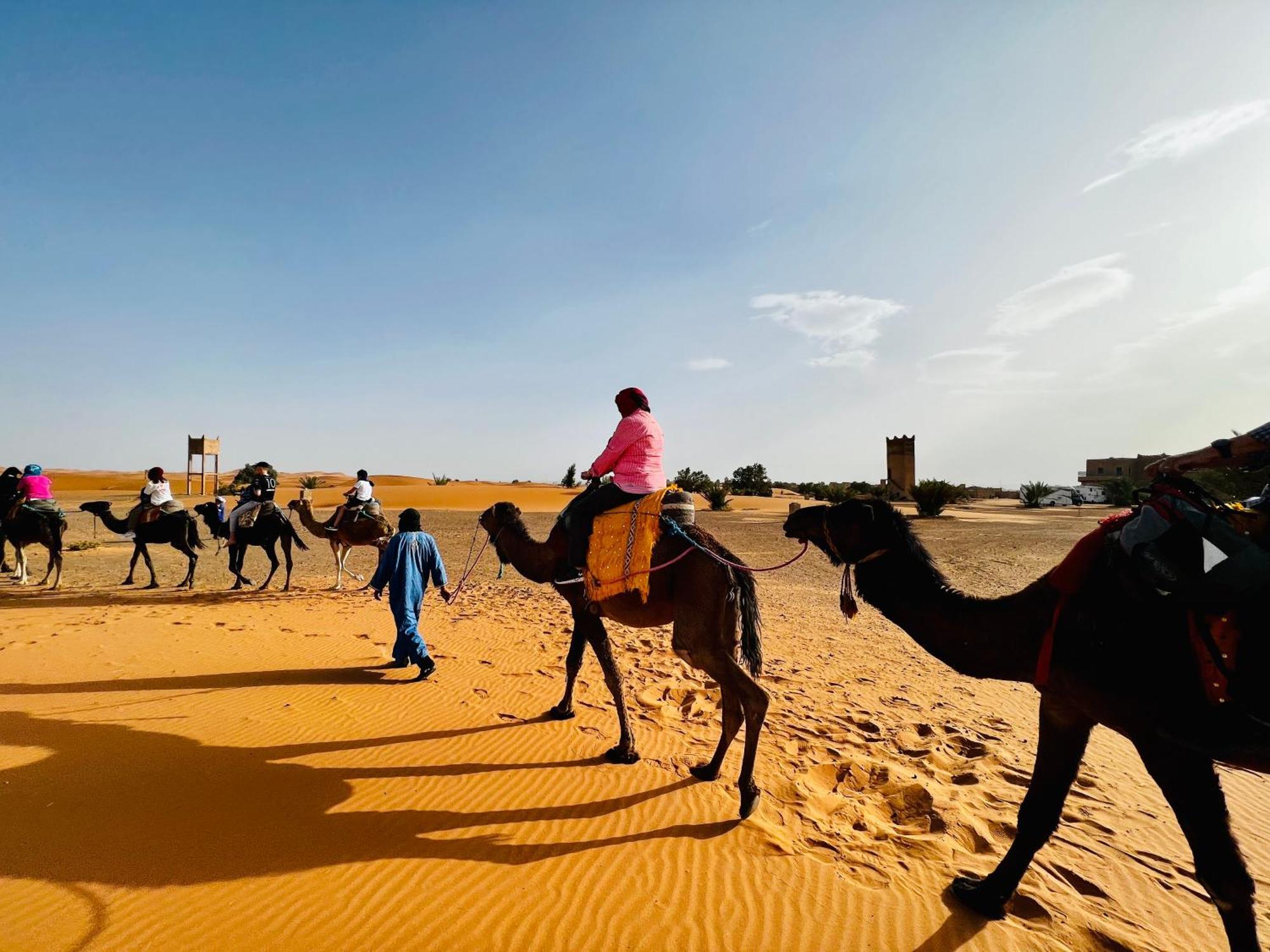 Hotel Camping Les Roses Des Dunes & Piscine Merzouga Buitenkant foto