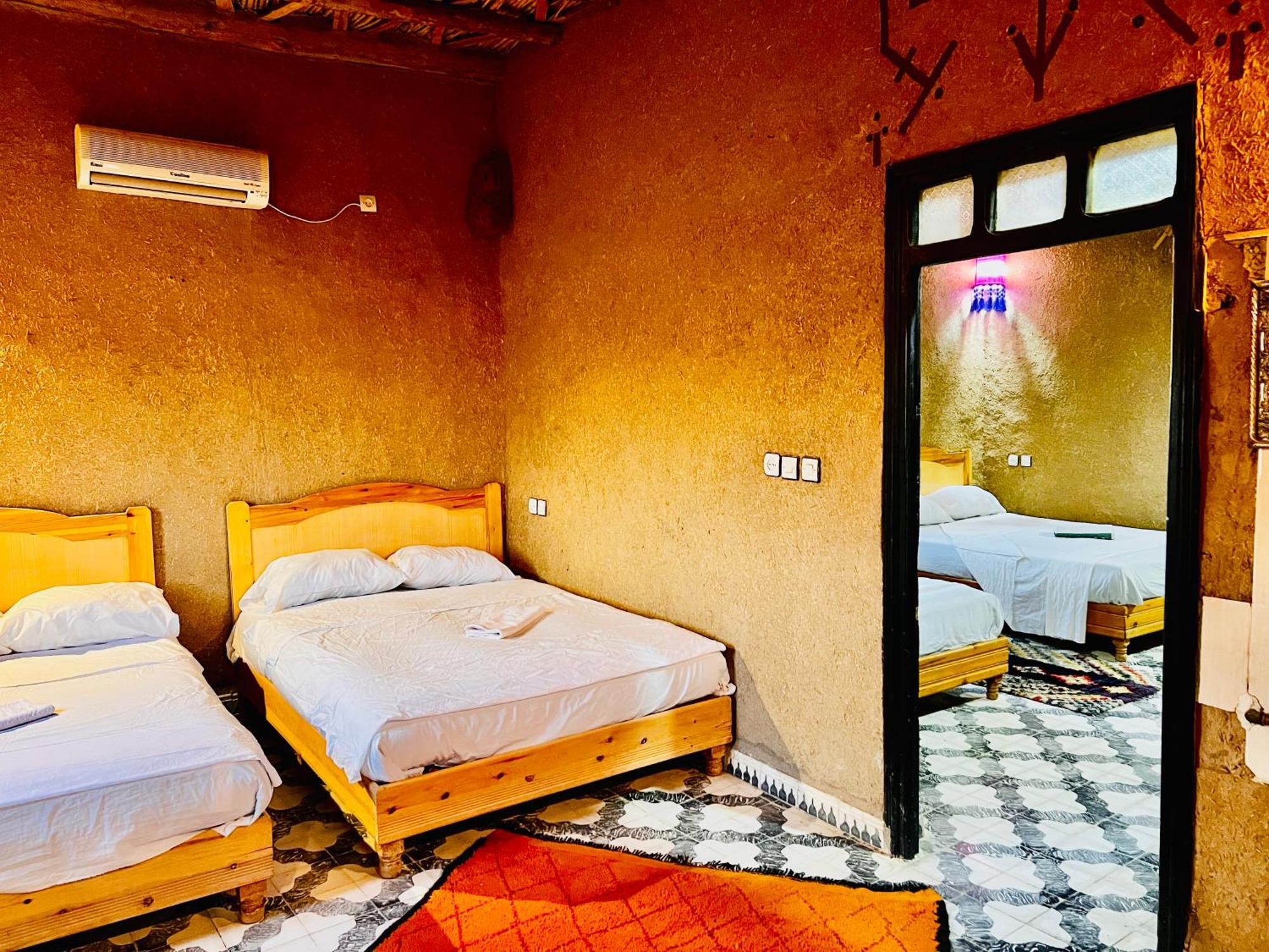 Hotel Camping Les Roses Des Dunes & Piscine Merzouga Buitenkant foto