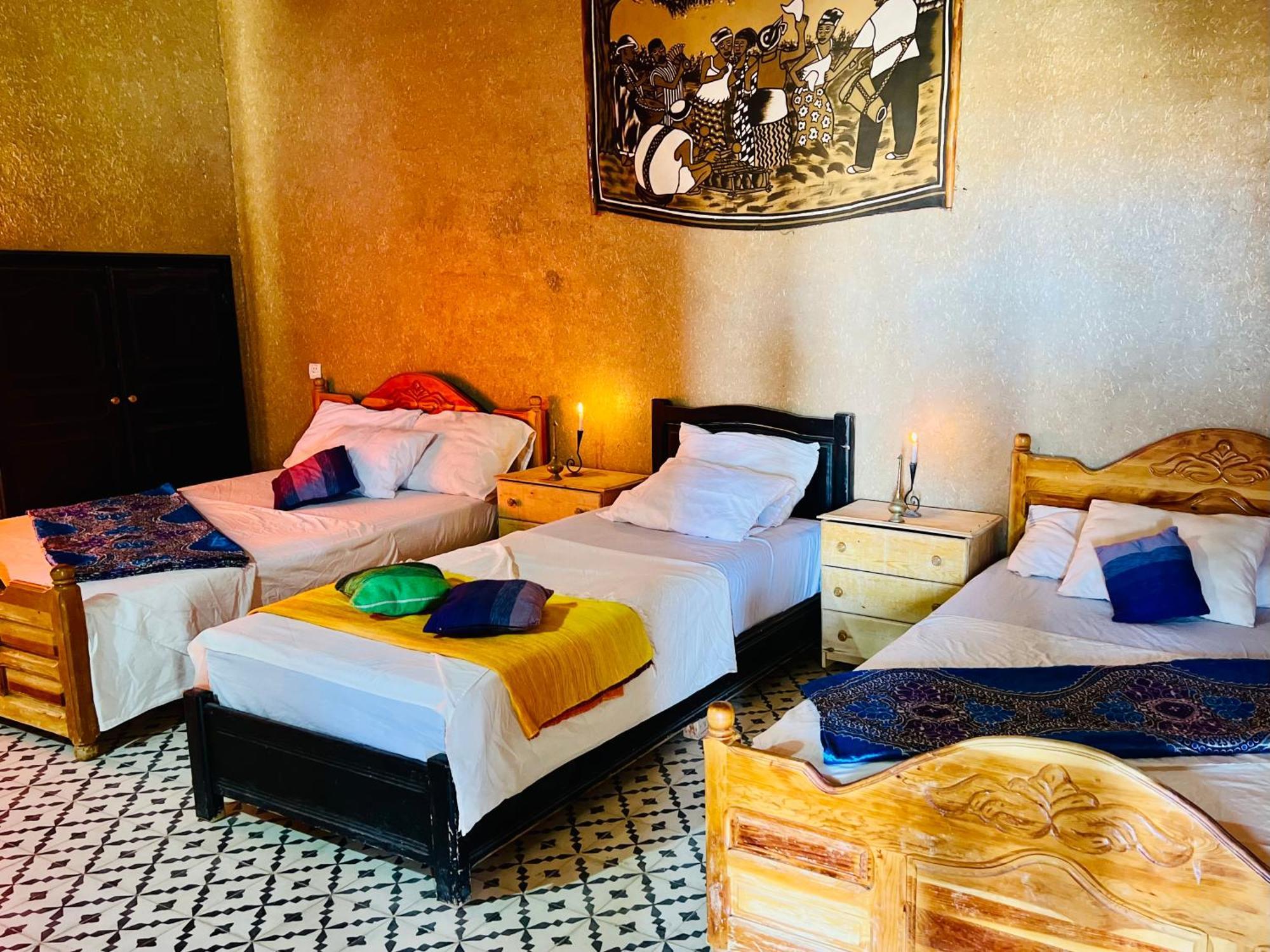 Hotel Camping Les Roses Des Dunes & Piscine Merzouga Buitenkant foto