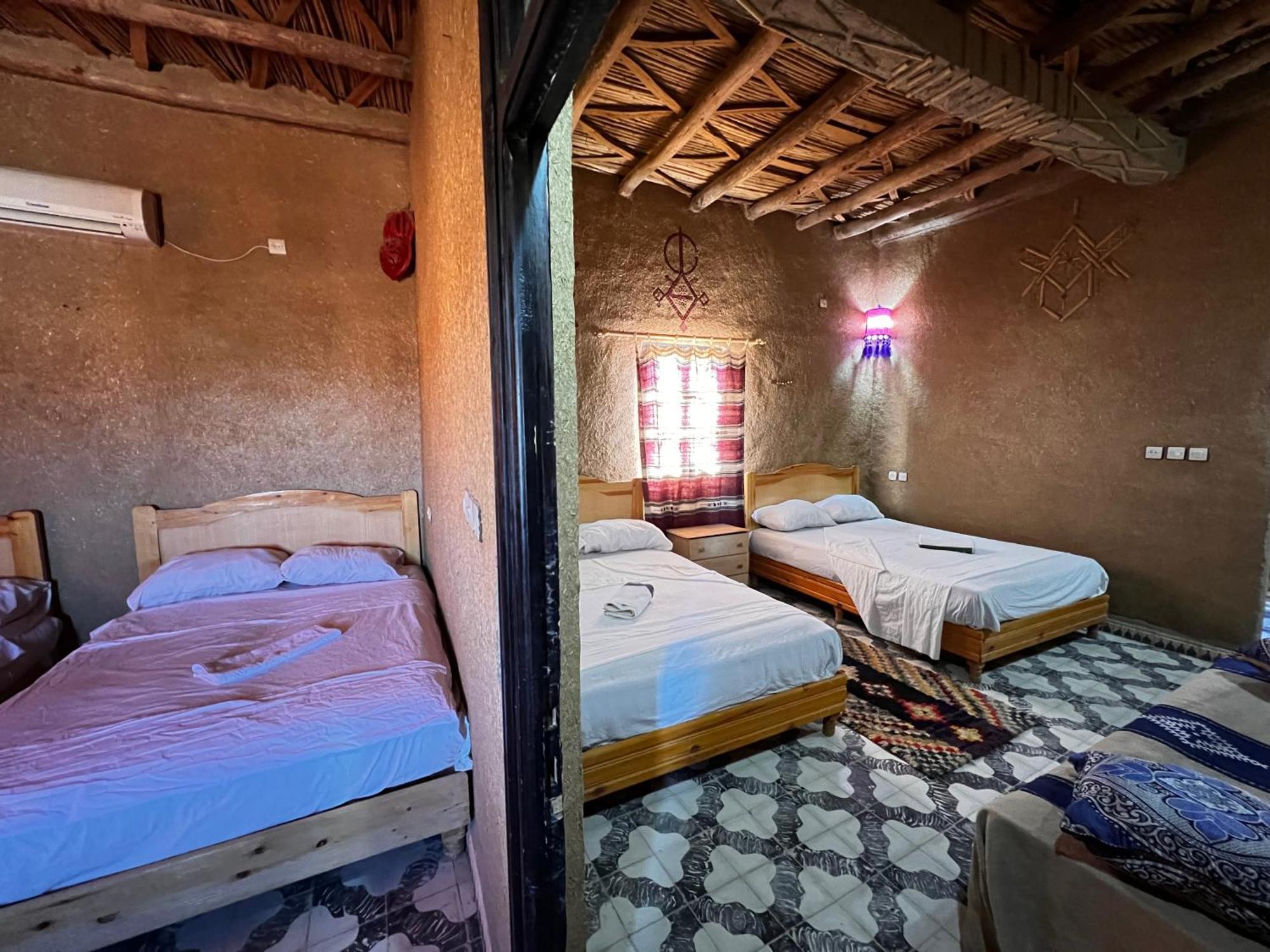 Hotel Camping Les Roses Des Dunes & Piscine Merzouga Buitenkant foto