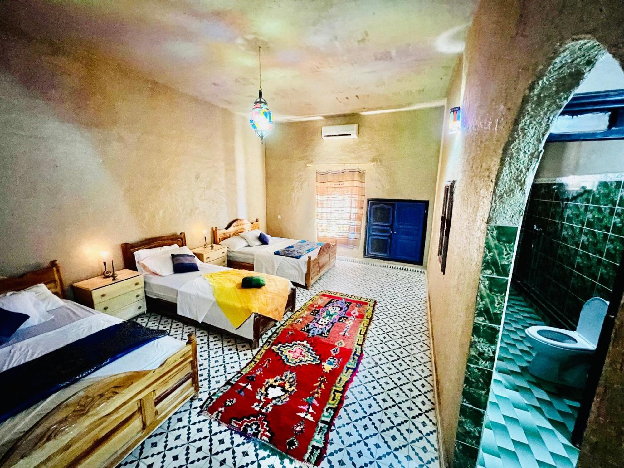 Hotel Camping Les Roses Des Dunes & Piscine Merzouga Buitenkant foto