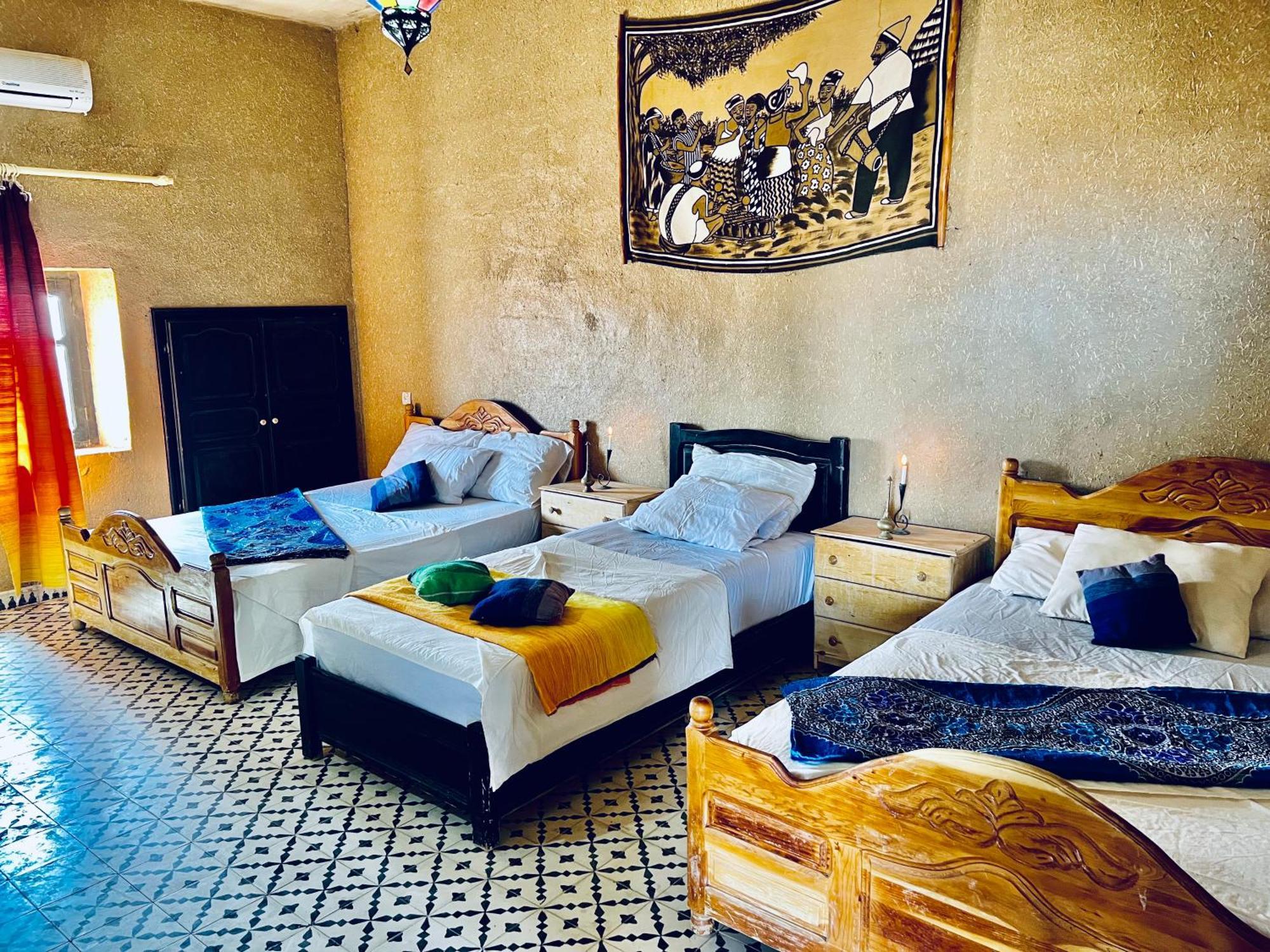 Hotel Camping Les Roses Des Dunes & Piscine Merzouga Buitenkant foto