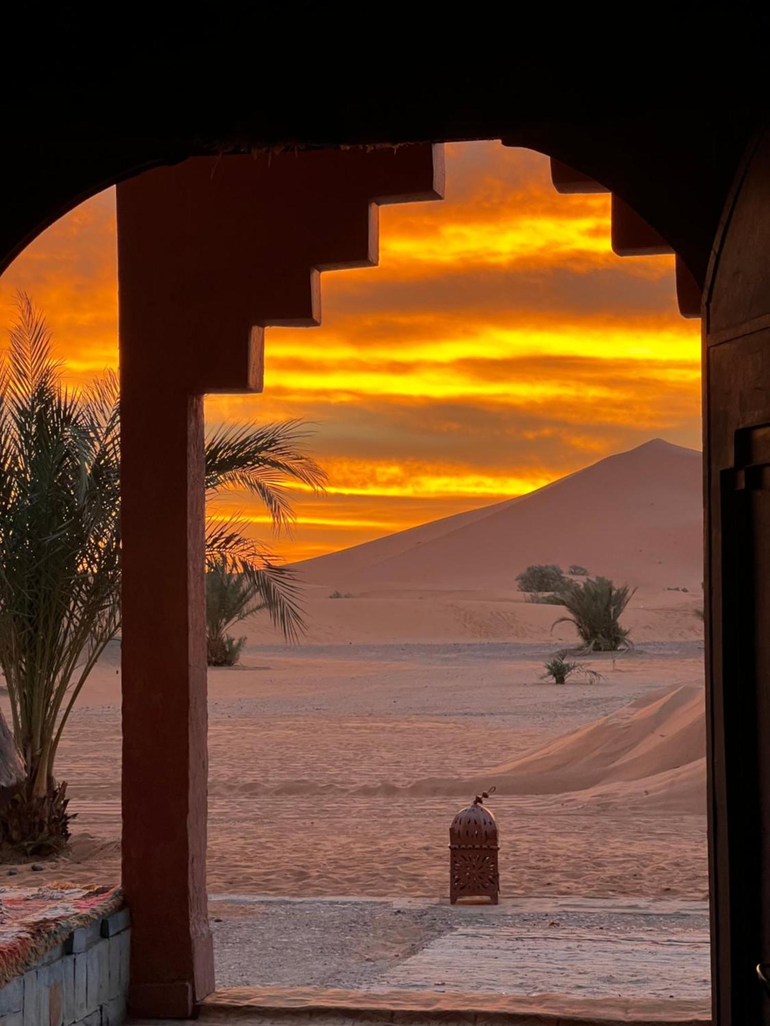 Hotel Camping Les Roses Des Dunes & Piscine Merzouga Buitenkant foto