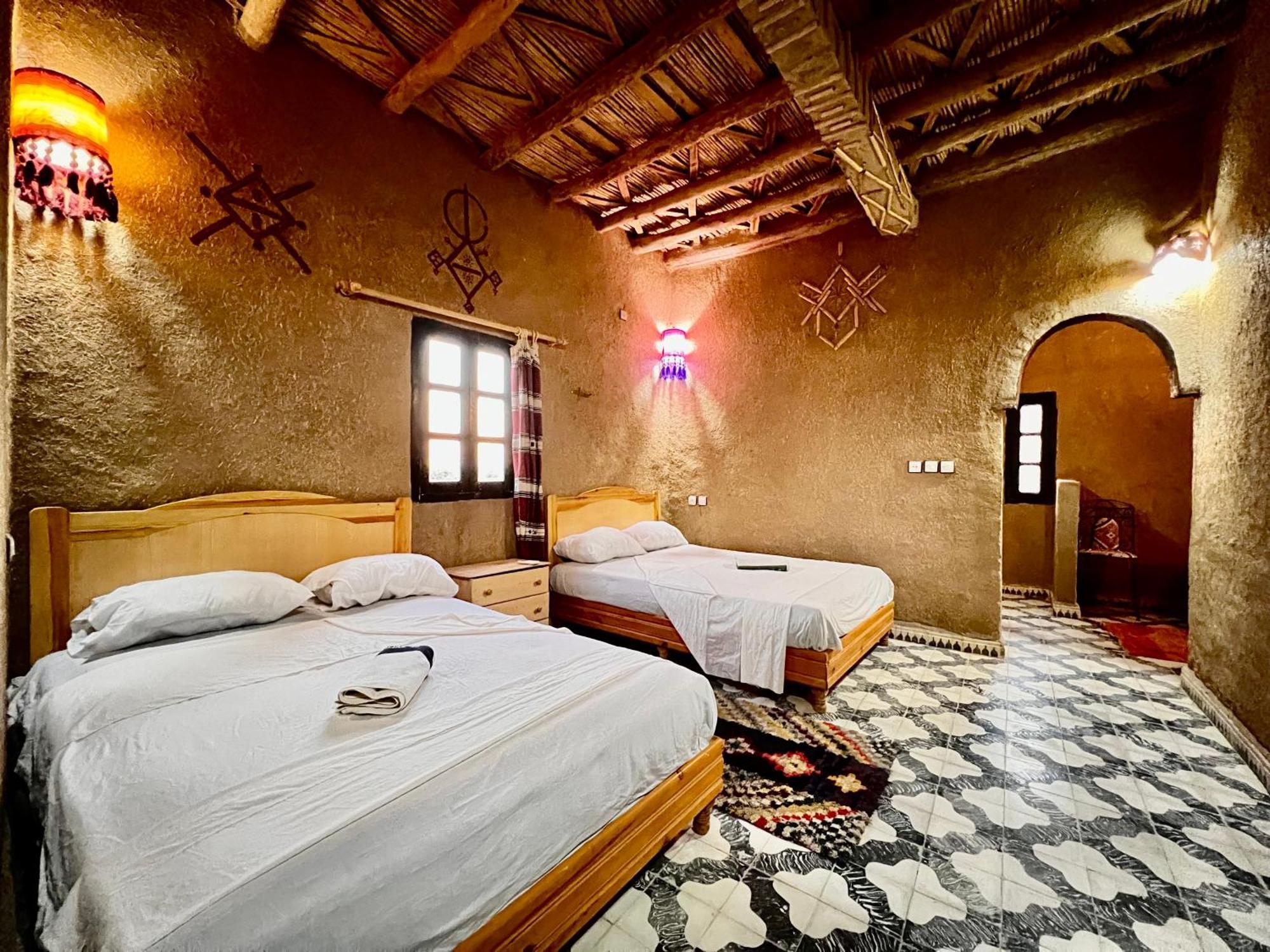 Hotel Camping Les Roses Des Dunes & Piscine Merzouga Buitenkant foto