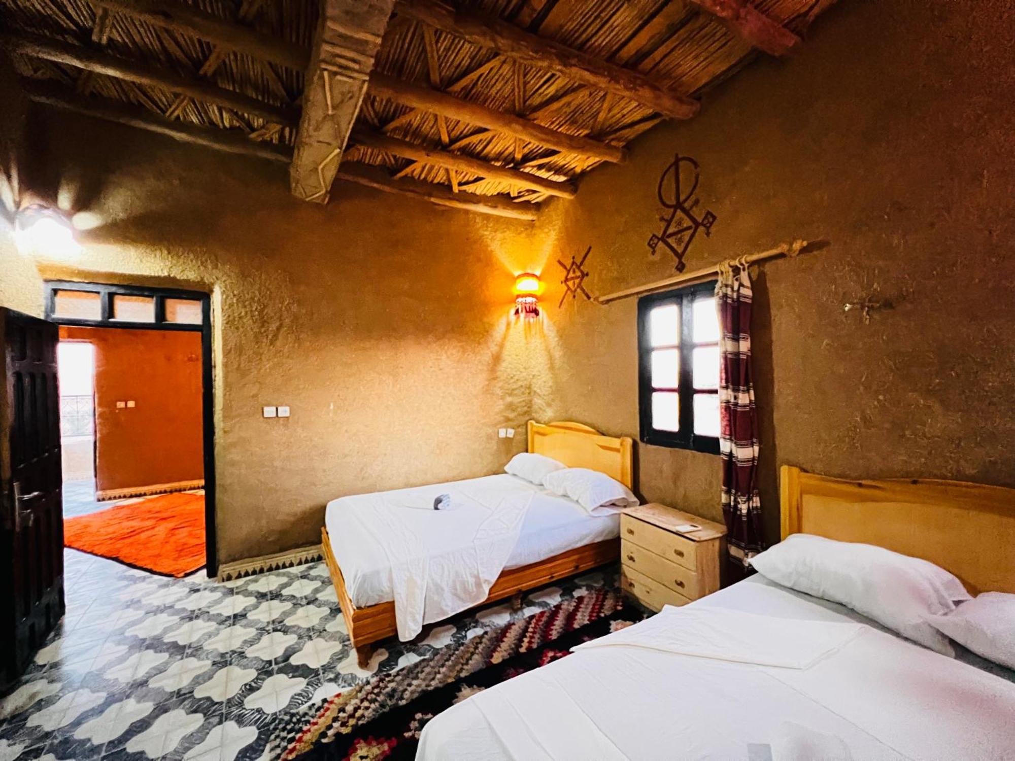 Hotel Camping Les Roses Des Dunes & Piscine Merzouga Buitenkant foto