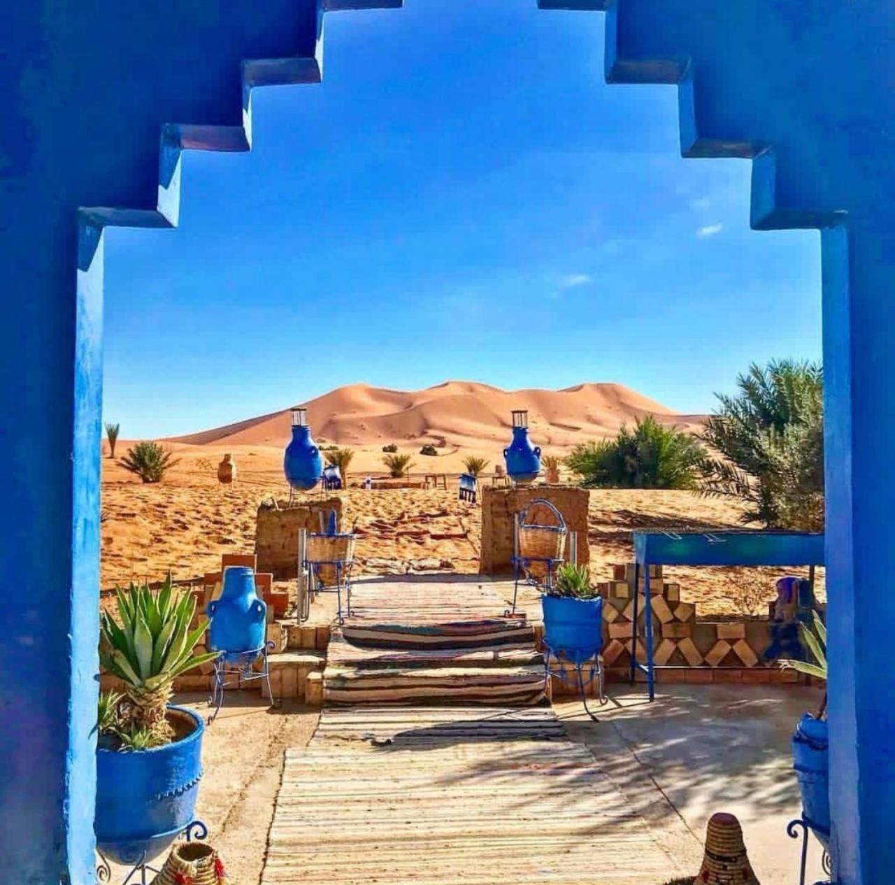 Hotel Camping Les Roses Des Dunes & Piscine Merzouga Buitenkant foto